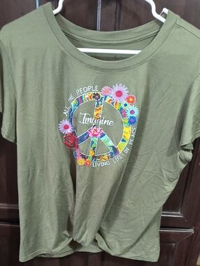 Women's XL Olive Green Tee With "Imagine" Floral Peace Sign Graphic NWOT